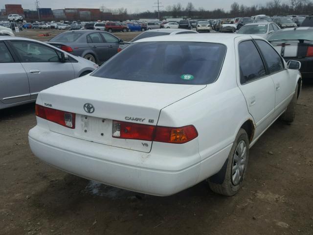 4T1BF22KX1U965424 - 2001 TOYOTA CAMRY LE WHITE photo 4