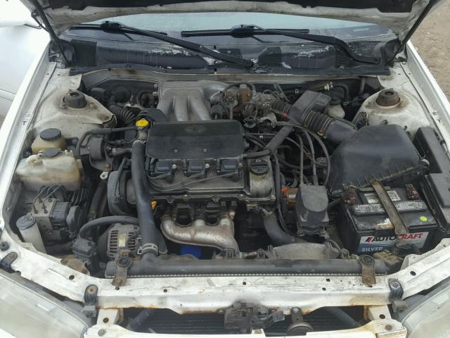 4T1BF22KX1U965424 - 2001 TOYOTA CAMRY LE WHITE photo 7