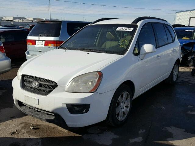 KNAFG525987198086 - 2008 KIA RONDO BASE WHITE photo 2