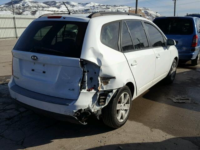 KNAFG525987198086 - 2008 KIA RONDO BASE WHITE photo 4