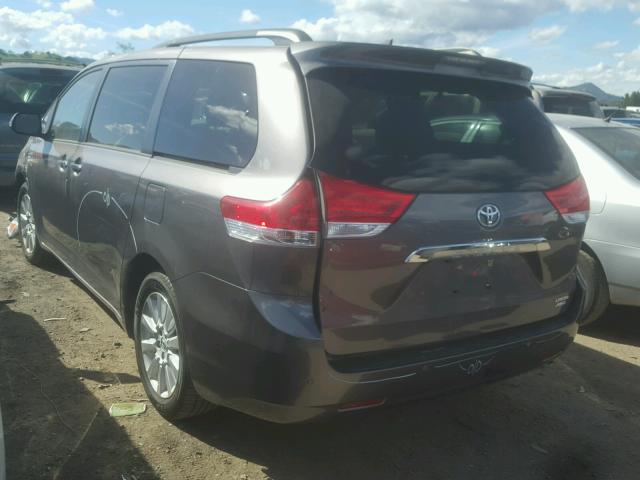 5TDDK3DC0ES083046 - 2014 TOYOTA SIENNA XLE GRAY photo 3