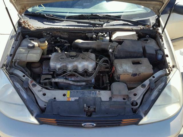 1FAFP33P21W229526 - 2001 FORD FOCUS LX GOLD photo 7