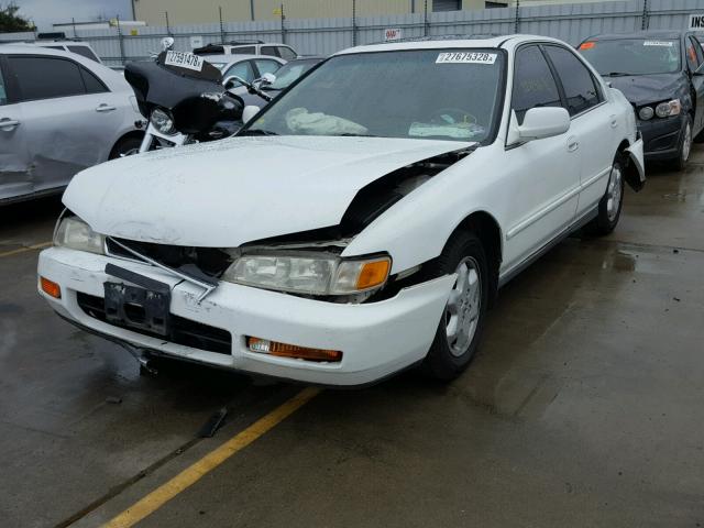 1HGCE6675TA012036 - 1996 HONDA ACCORD EX WHITE photo 2