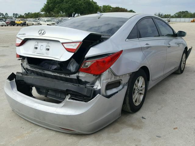 5NPEB4AC8DH674261 - 2013 HYUNDAI SONATA GLS SILVER photo 4