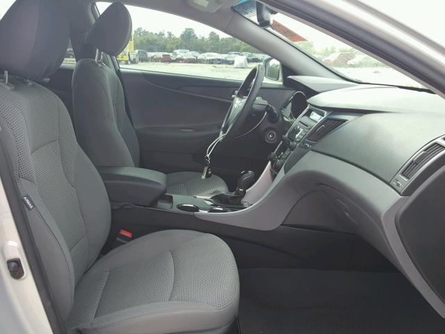 5NPEB4AC8DH674261 - 2013 HYUNDAI SONATA GLS SILVER photo 5