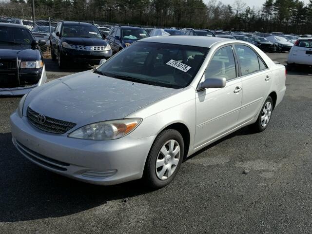 4T1BE32K32U001869 - 2002 TOYOTA CAMRY LE SILVER photo 2