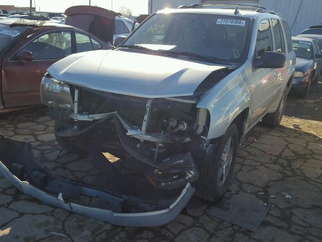 1GNDT13S472273654 - 2007 CHEVROLET TRAILBLAZE SILVER photo 2