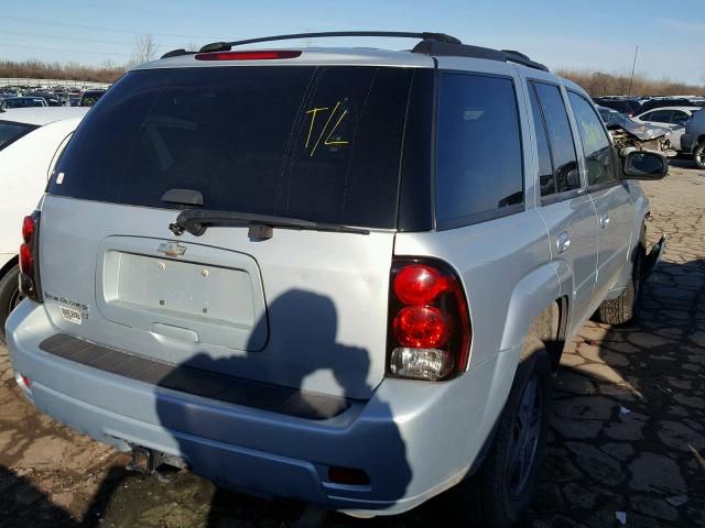 1GNDT13S472273654 - 2007 CHEVROLET TRAILBLAZE SILVER photo 4