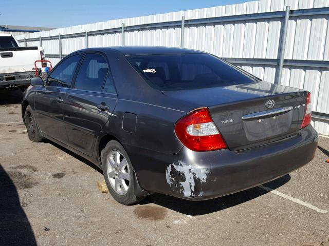 4T1BE32K42U573114 - 2002 TOYOTA CAMRY LE GRAY photo 3