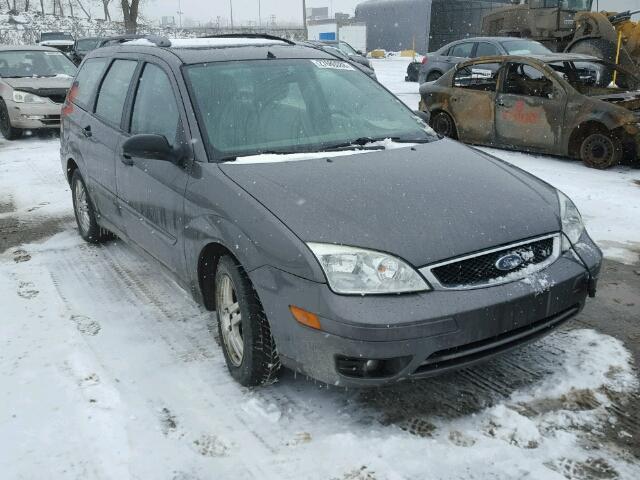 1FAFP36N85W258934 - 2005 FORD FOCUS ZXW GRAY photo 1