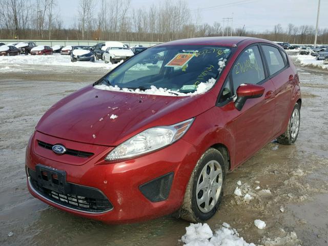 3FADP4EJ1BM153806 - 2011 FORD FIESTA SE RED photo 2