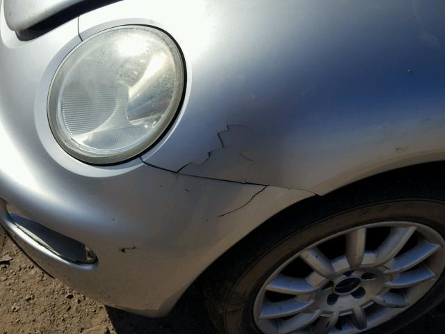 3VWCF21C3YM433303 - 2000 VOLKSWAGEN NEW BEETLE ვერცხლისფერი ფოტო 9