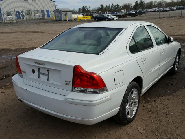 YV1RH592552447639 - 2005 VOLVO S60 2.5T WHITE photo 4