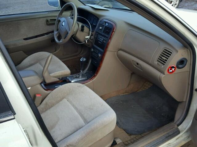 KNAGD128245266427 - 2004 KIA MAGENTIS CREAM photo 5