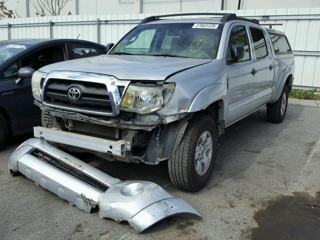 5TEKU72N85Z083988 - 2005 TOYOTA TACOMA DOU SILVER photo 2