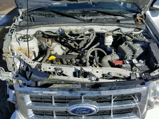 1FMCU0E72CKC03158 - 2012 FORD ESCAPE LIM SILVER photo 7