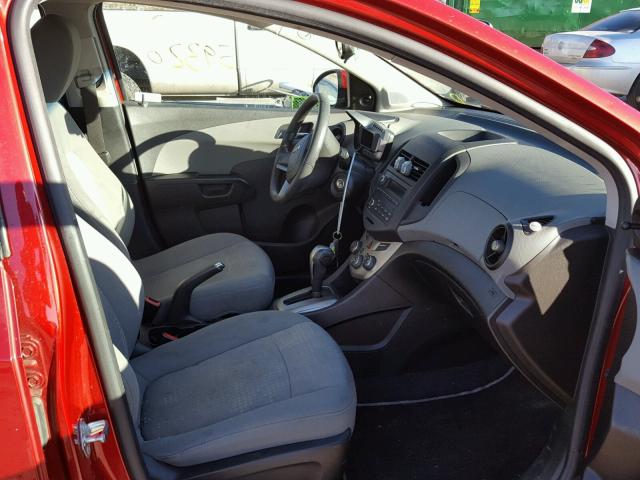 1G1JA6SH4C4147239 - 2012 CHEVROLET SONIC LS წითელი ფოტო 5