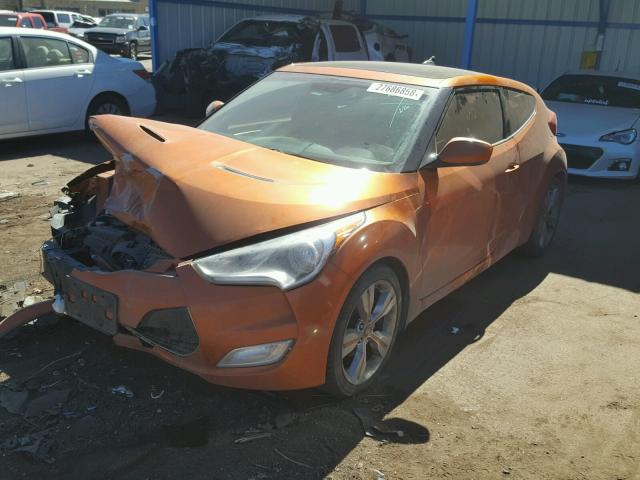 KMHTC6AD3CU067581 - 2012 HYUNDAI VELOSTER B ORANGE photo 2