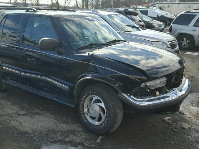 1GNDT13W212149828 - 2001 CHEVROLET BLAZER BLACK photo 9