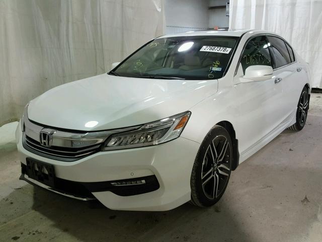 1HGCR3F97HA008100 - 2017 HONDA ACCORD TOU WHITE photo 2