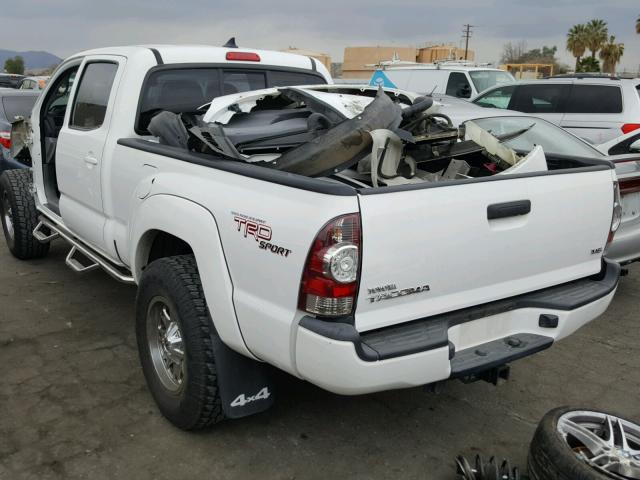 3TMMU4FN9CM043396 - 2012 TOYOTA TACOMA DOU WHITE photo 3