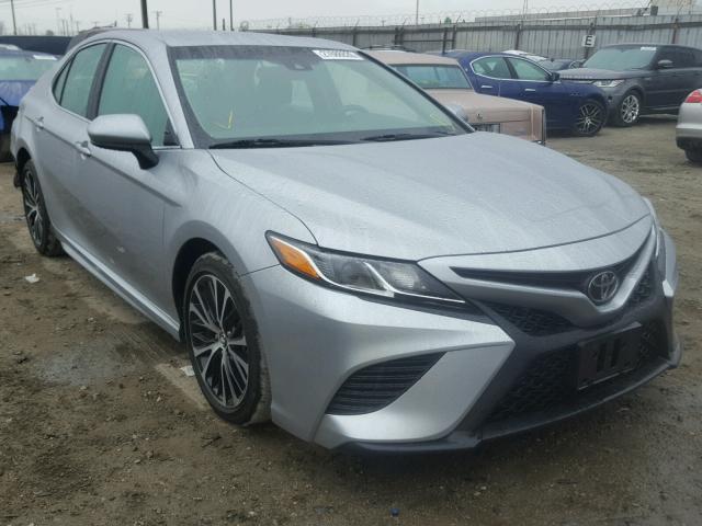 4T1B11HK9JU516624 - 2018 TOYOTA CAMRY L SILVER photo 1