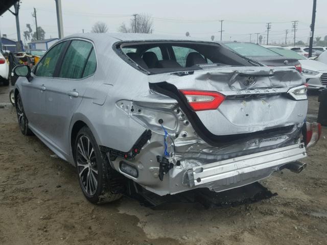 4T1B11HK9JU516624 - 2018 TOYOTA CAMRY L SILVER photo 3