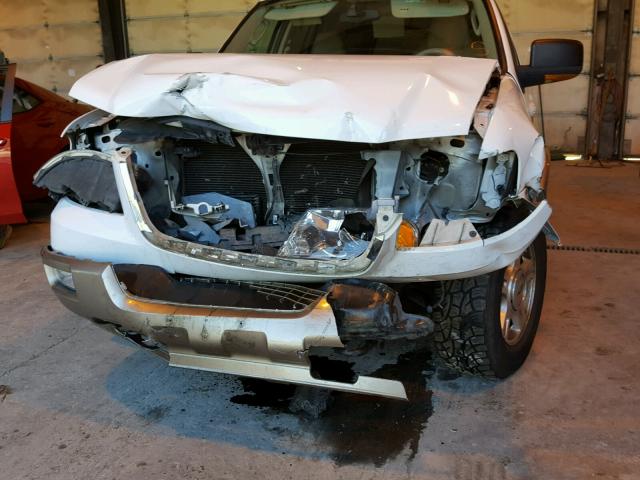 1FMFU18L34LA24781 - 2004 FORD EXPEDITION WHITE photo 9