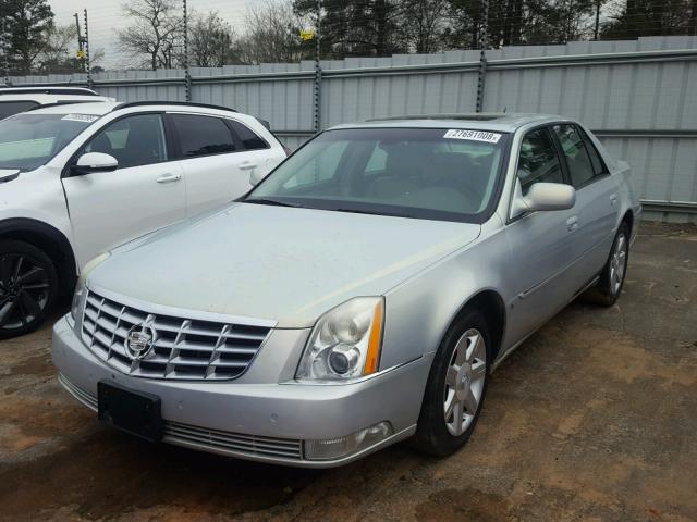 1G6KD57Y76U209360 - 2006 CADILLAC DTS SILVER photo 2