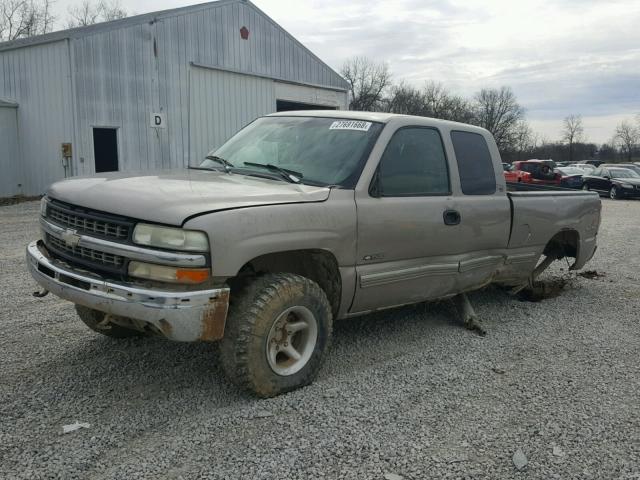 2GCEK19V0X1242483 - 1999 CHEVROLET SILVERADO GOLD photo 2