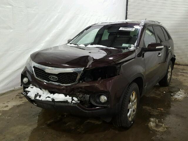 5XYKTCA65CG189456 - 2012 KIA SORENTO BA PURPLE photo 2