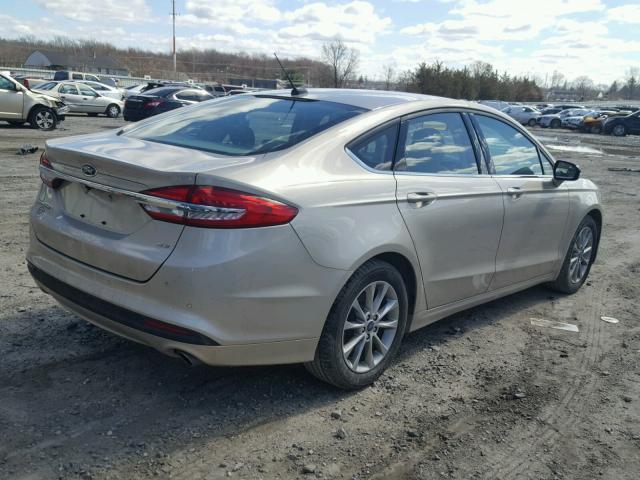 3FA6P0H79HR137172 - 2017 FORD FUSION SE BEIGE photo 4