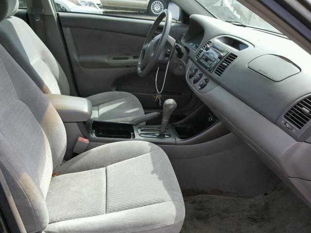 4T1BE32K72U564987 - 2002 TOYOTA CAMRY LE GRAY photo 5