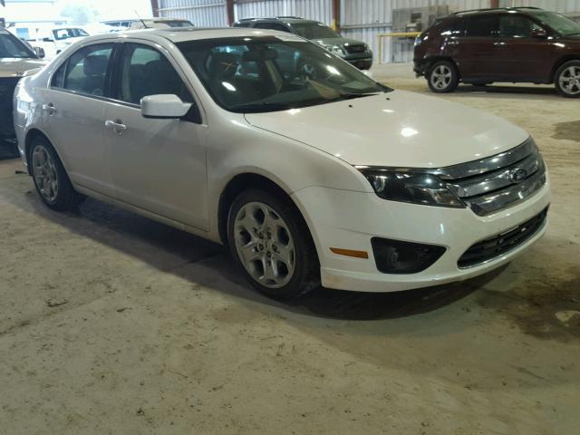 3FAHP0HA7BR159201 - 2011 FORD FUSION SE WHITE photo 1