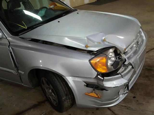 KMHCG45C34U543887 - 2004 HYUNDAI ACCENT GL SILVER photo 9