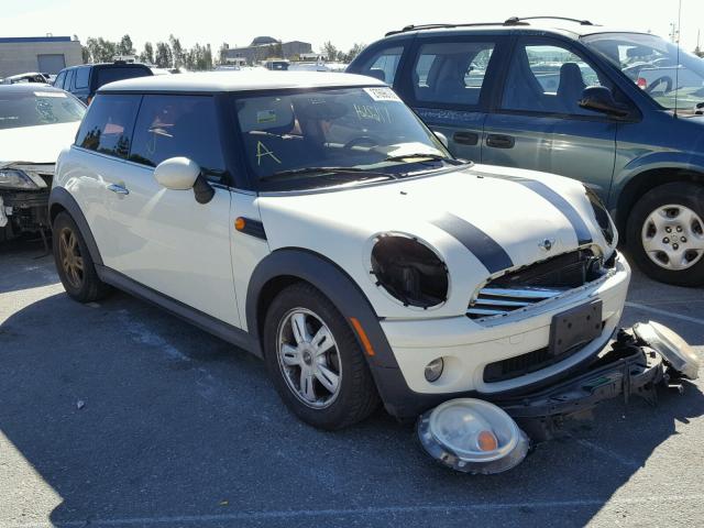 WMWMF33539TT68741 - 2009 MINI COOPER WHITE photo 1