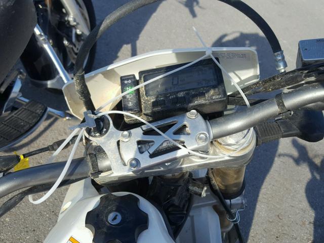 JS1SK44A9H2100959 - 2017 SUZUKI DR-Z400 SM WHITE photo 5