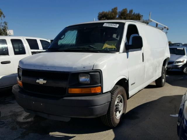 1GCGG29U661110453 - 2006 CHEVROLET EXPRESS G2 WHITE photo 2