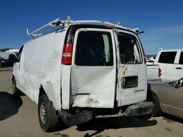 1GCGG29U661110453 - 2006 CHEVROLET EXPRESS G2 WHITE photo 3