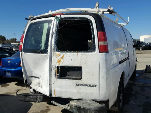 1GCGG29U661110453 - 2006 CHEVROLET EXPRESS G2 WHITE photo 4