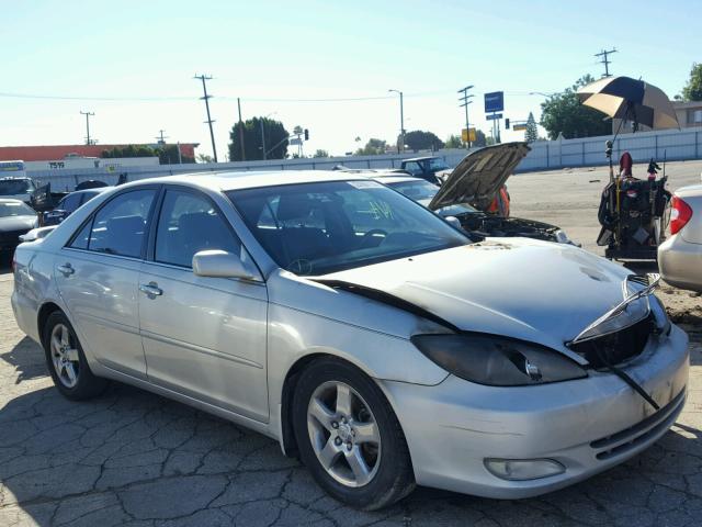 4T1BF30K52U004014 - 2002 TOYOTA CAMRY LE SILVER photo 1