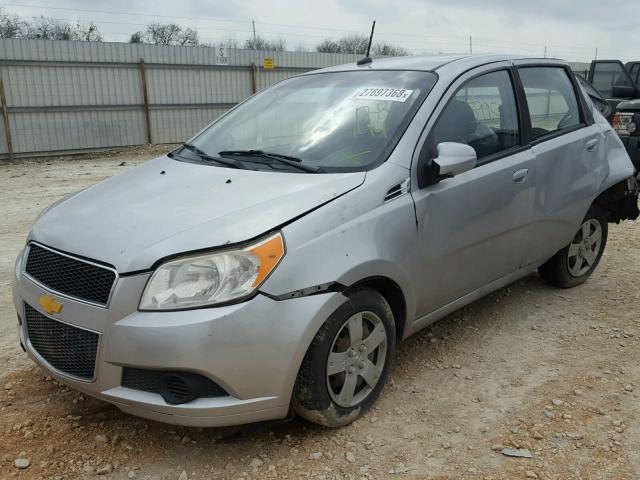 KL1TD6DE5AB128144 - 2010 CHEVROLET AVEO LS SILVER photo 2