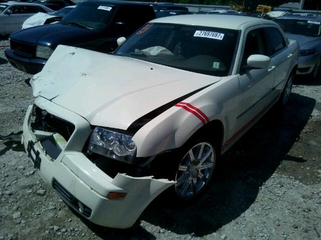 2C3KA53V49H592574 - 2009 CHRYSLER 300 TOURIN WHITE photo 2