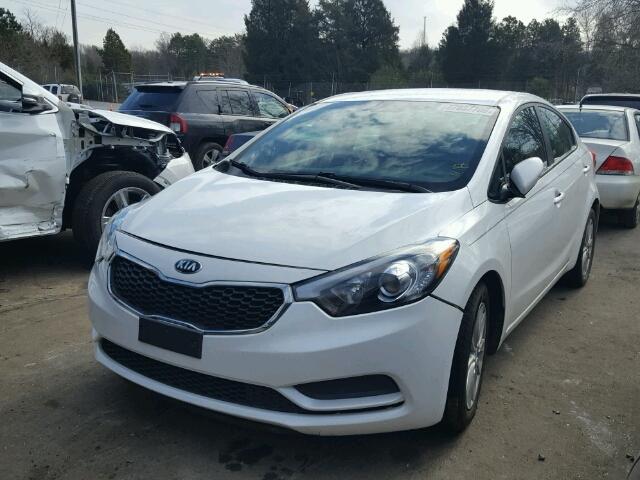 KNAFX4A60F5318886 - 2015 KIA FORTE LX WHITE photo 2