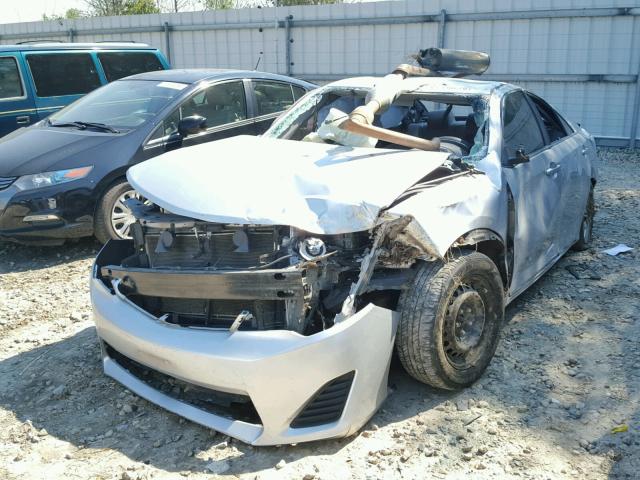 4T1BF1FKXCU091082 - 2012 TOYOTA CAMRY BASE SILVER photo 2