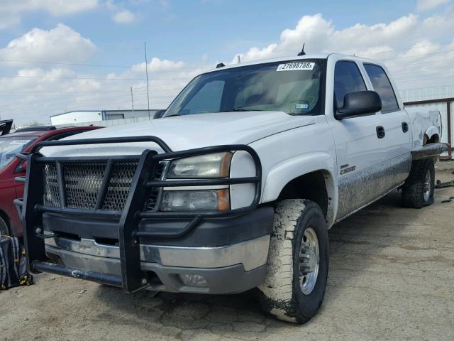 1GCHK23245F954728 - 2005 CHEVROLET SILVERADO WHITE photo 2