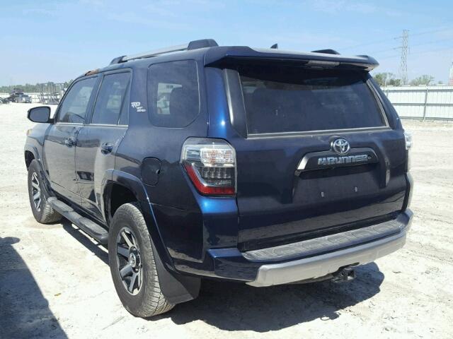 JTEBU5JR0H5424201 - 2017 TOYOTA 4RUNNER SR BLUE photo 3