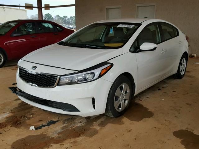 3KPFK4A76HE057006 - 2017 KIA FORTE LX WHITE photo 2