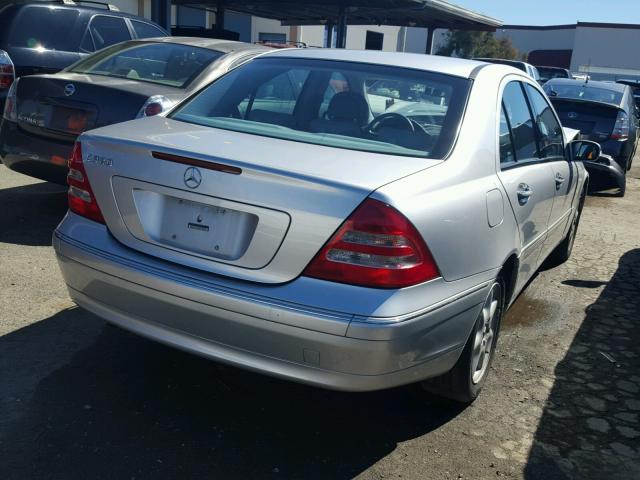 WDBRF64J94F505404 - 2004 MERCEDES-BENZ C 320 SILVER photo 4