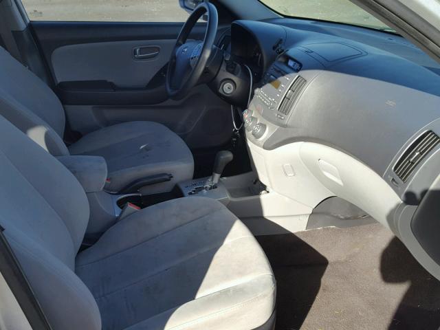 KMHDU46D38U437966 - 2008 HYUNDAI ELANTRA GL SILVER photo 5